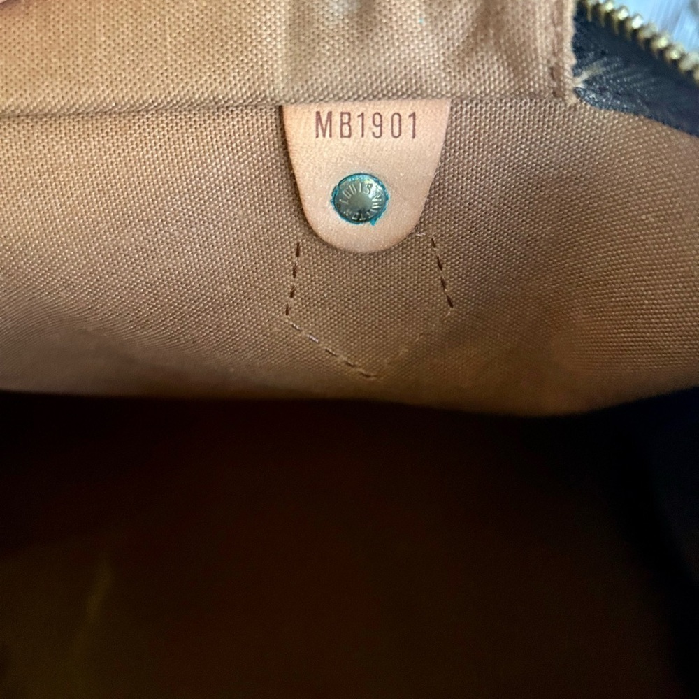 Authentic Vintage Louis Vuitton Speedy 35 Monogram 1991 Collection - Picture 9 of 9